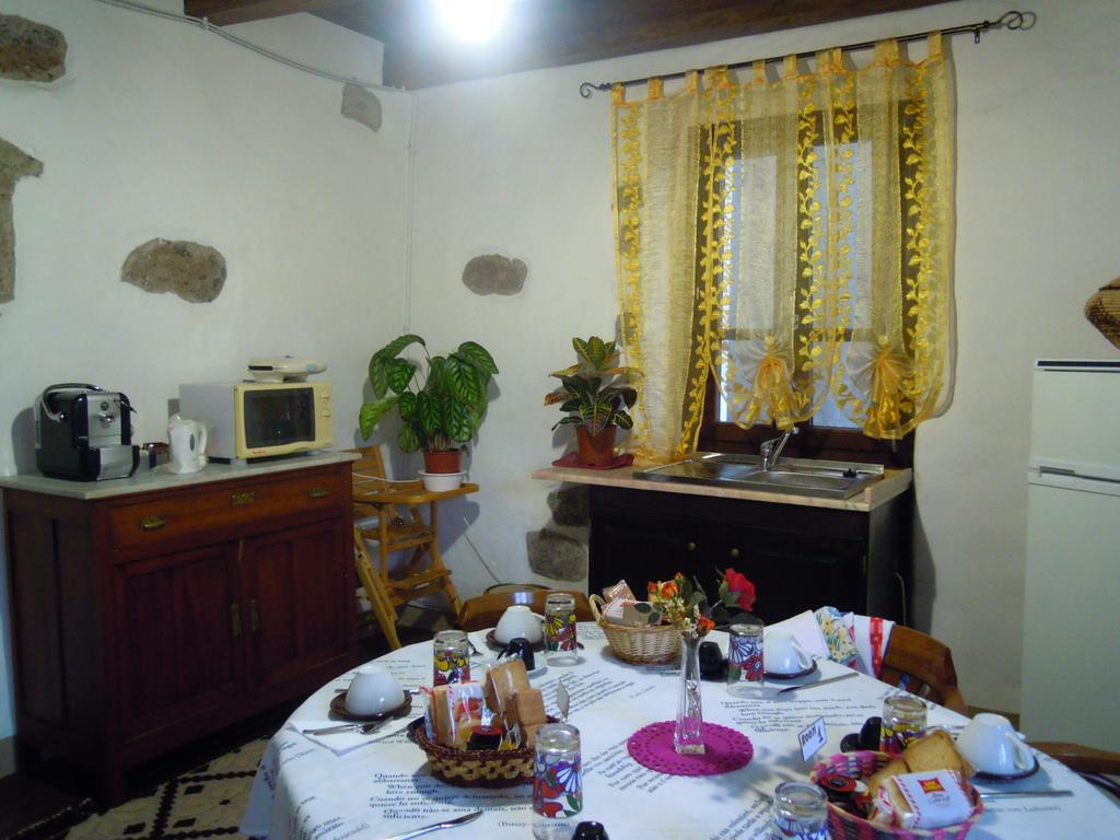 Casa Castori Acomodação com café da manhã Macomer Exterior foto