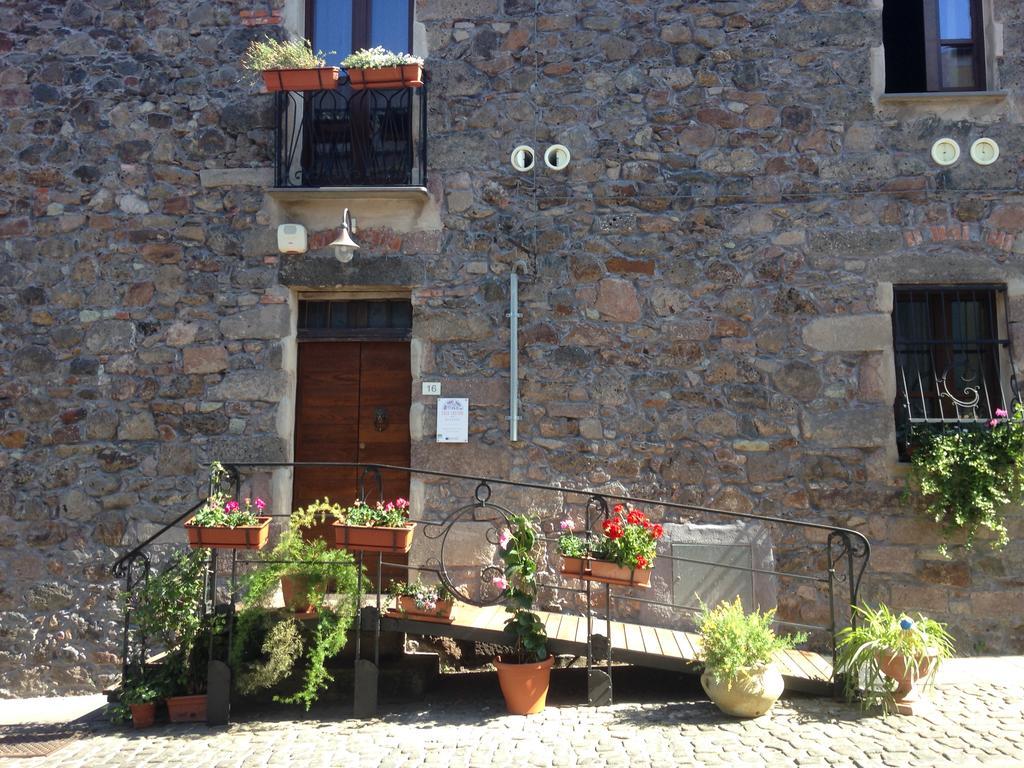 Casa Castori Acomodação com café da manhã Macomer Exterior foto